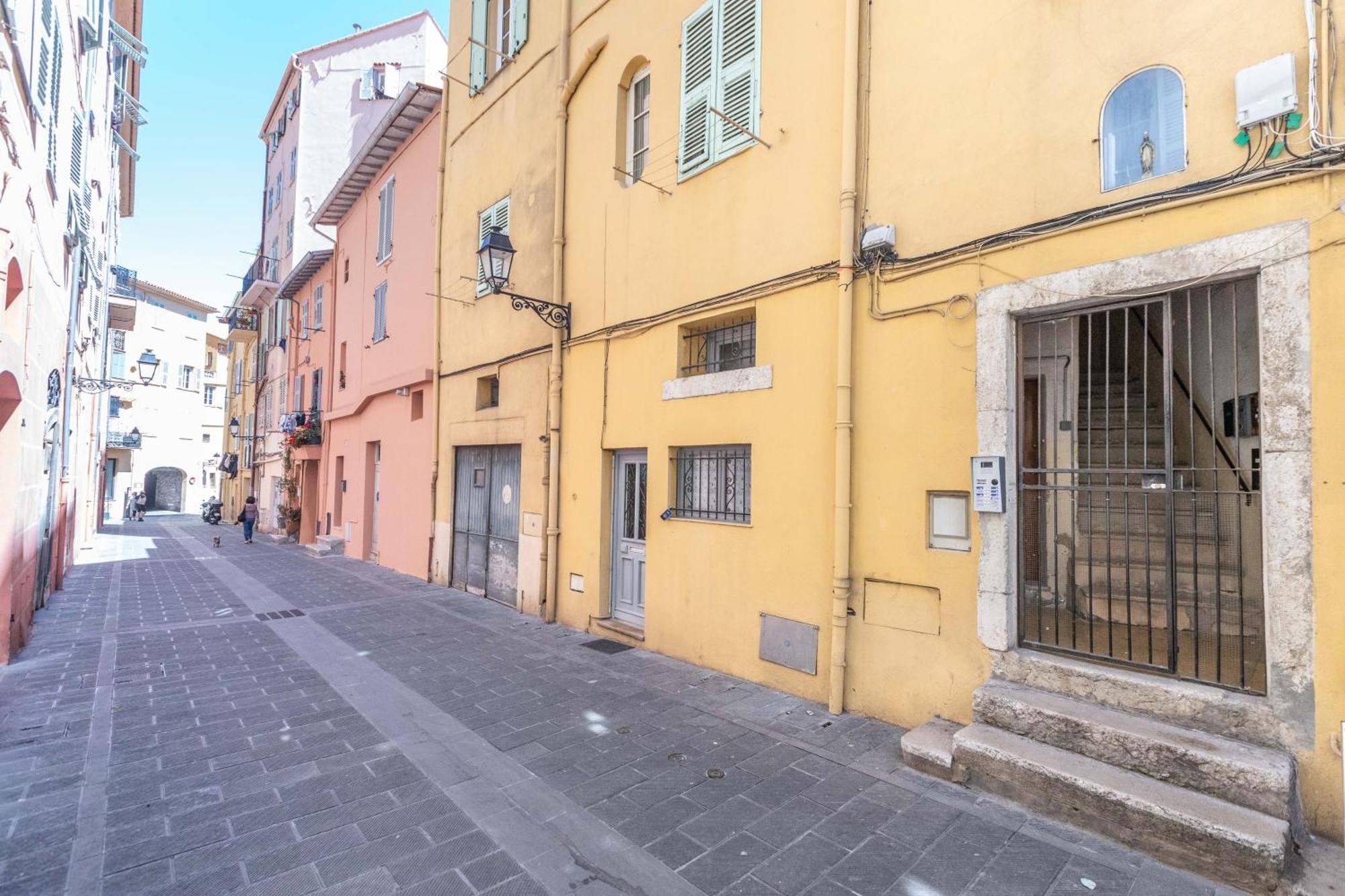 Апартаменти Menton Old Town Екстер'єр фото